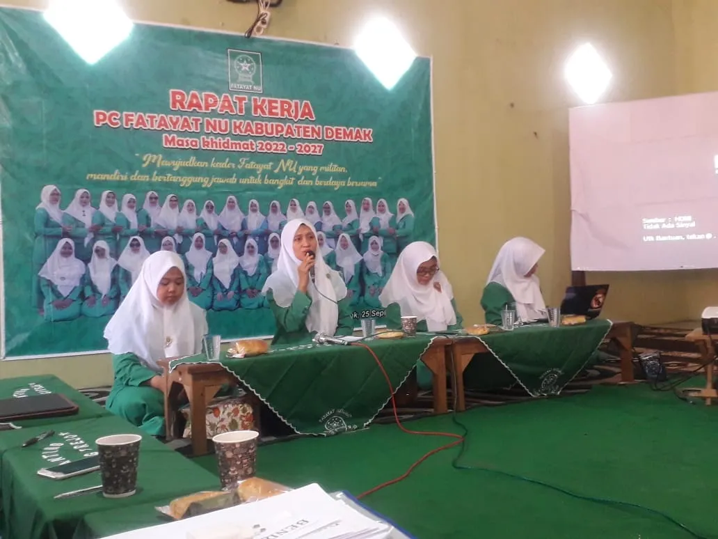 Kuatkan Kaderisasi, PC Fatayat NU Demak Gelar Rapat Keja