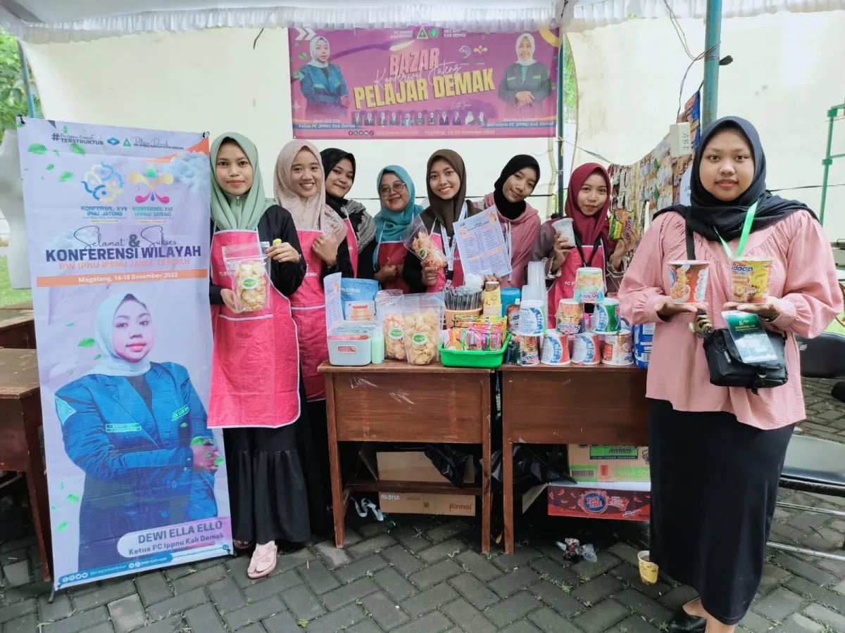 PC IPPNU Kabupaten Demak Ikut Meriahkan Bazar Saat Konferwil IPNU-IPPNU Di Magelang