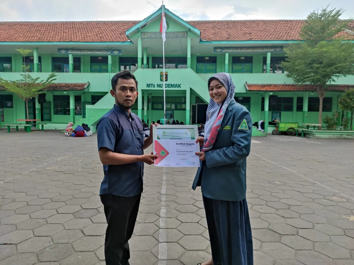 PAC IPNU-IPPNU Kecamatan Demak Kota Serahkan 50 Sertifikat Bagi Kader Yang Mengikuti Masa Kesetiaan Anggota (Makesta)