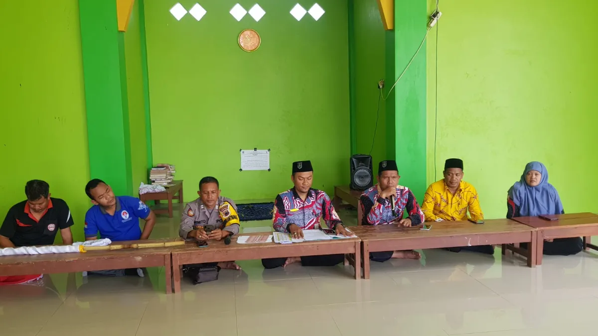 Sukseskan Jalan Sehat Porseni Di Solo, MA Miftahussalam Berangkatkan Guru Dan