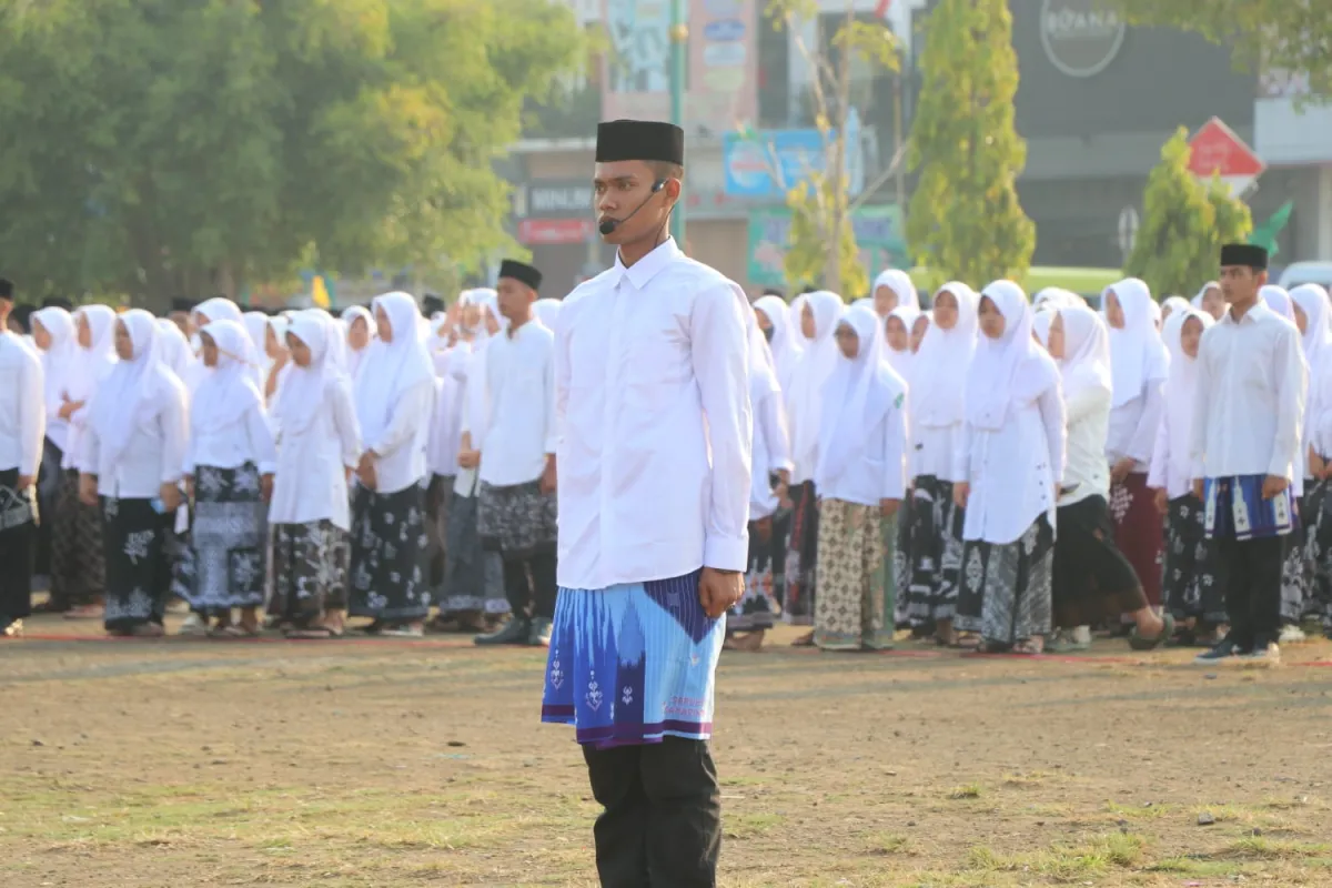 15.000 Santri Ikuti Upacara Peringatan Hari Santri Tingkat Provisi Jawa Tengah di Alun-Alun Demak