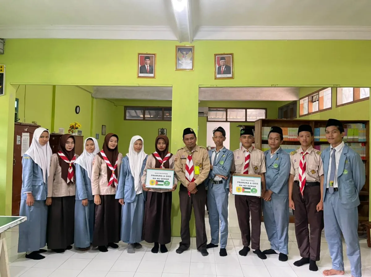 OSIS Dan Pramuka MA NU Demak Galang Donasi Untuk Palestina