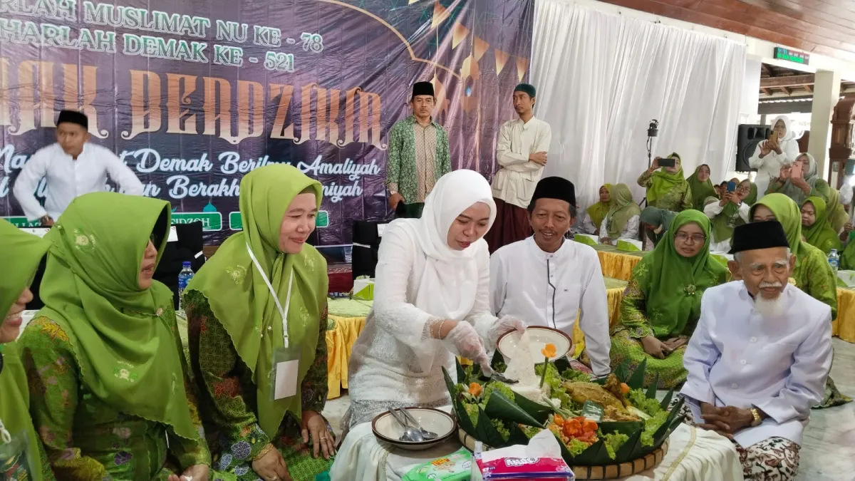 Harlah Muslimat NU ke-78 dan Hari Jadi Demak ke-521, Bupati Demak; Hampir Semua Program Banom NU Bisa Bersinergi Dengan Pemerintah