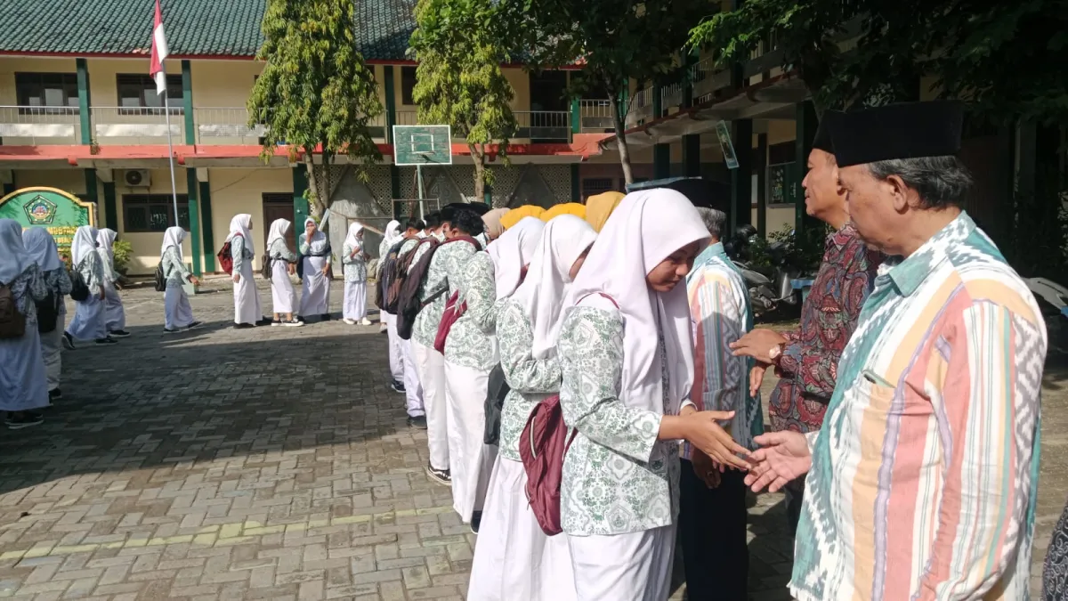 Awal Masuk Pasca Libur Lebaran, MA Hidayatul Mubtadiin Bulusari Gelar Halal Bihalal