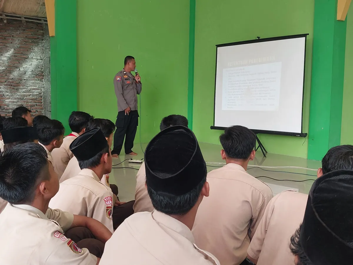 Polsek Wonosalam Gelar Sosialisasi Penerimaan Anggota Polri Di MA Miftahussalam