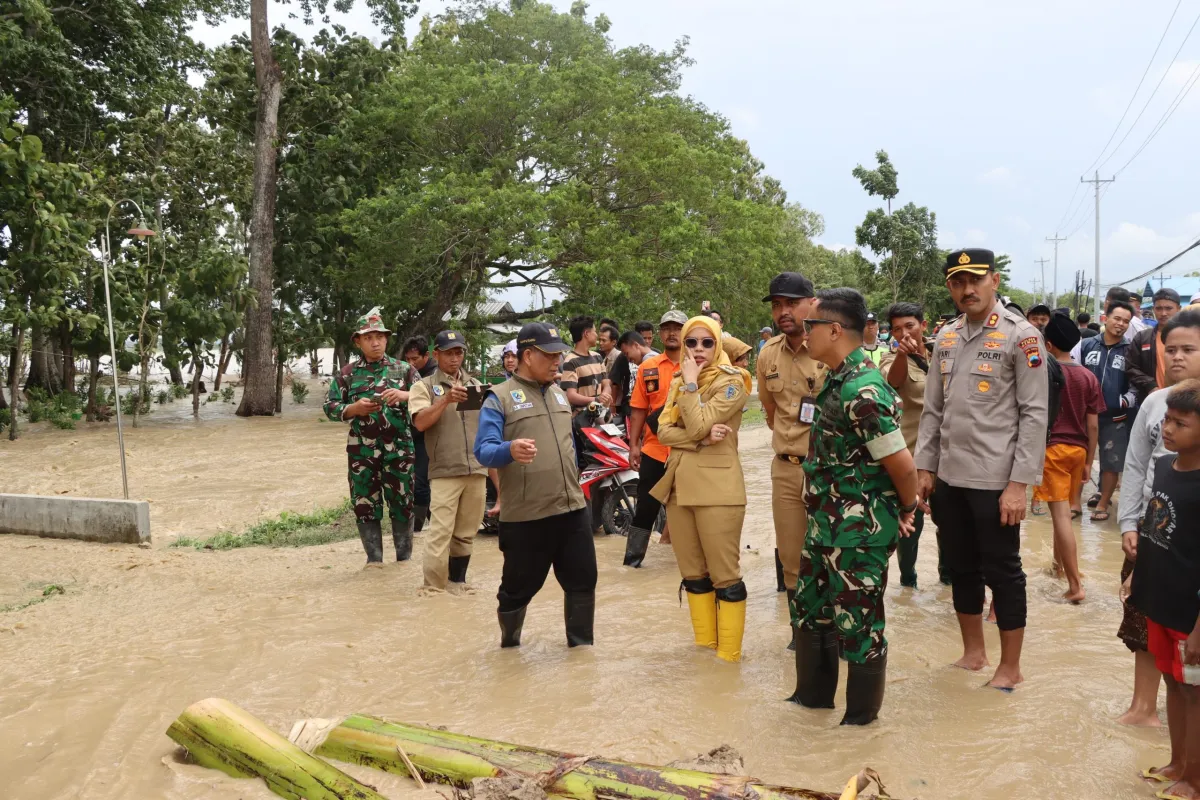 Jebolnya Tanggul Sungai di Demak, Bupati Eisti’anah Turun Tangan Atasi Banjir