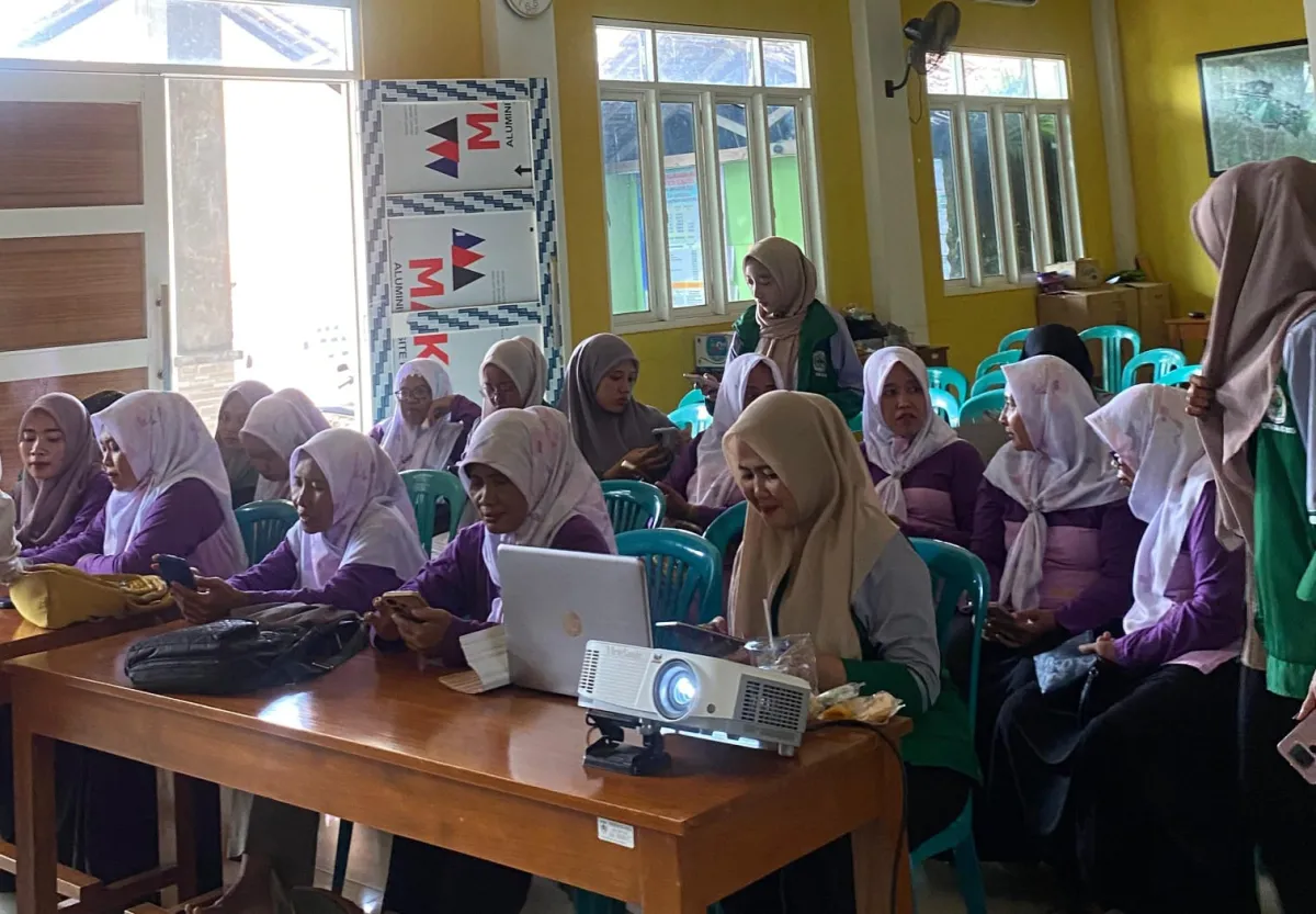 Mahasiswa STAI IC Demak Beri Pelatihan Desain bagi UMKM Grogol, Dorong Peningkatan Penjualan