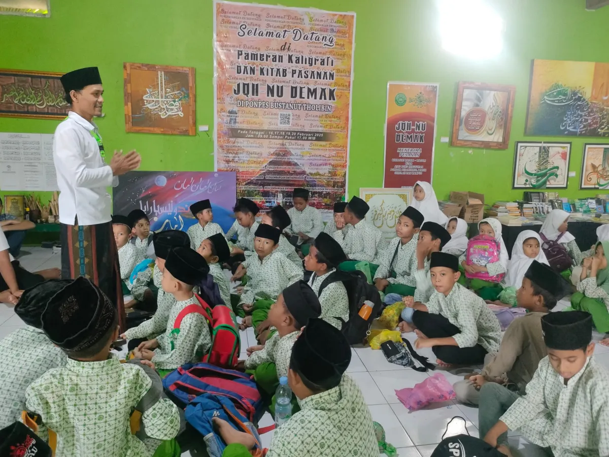 Ketua PCNU Demak buka Gelaran Pameran Kaligrafi Dan Kitab Posonan Oleh  JQH NU